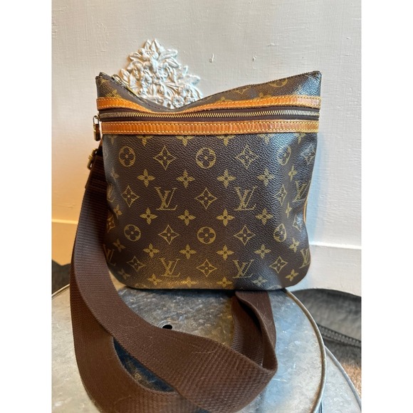Louis Vuitton Monogram Bosphore Pochette Messenger Crossbody Bag w/COA - Picture 1 of 9